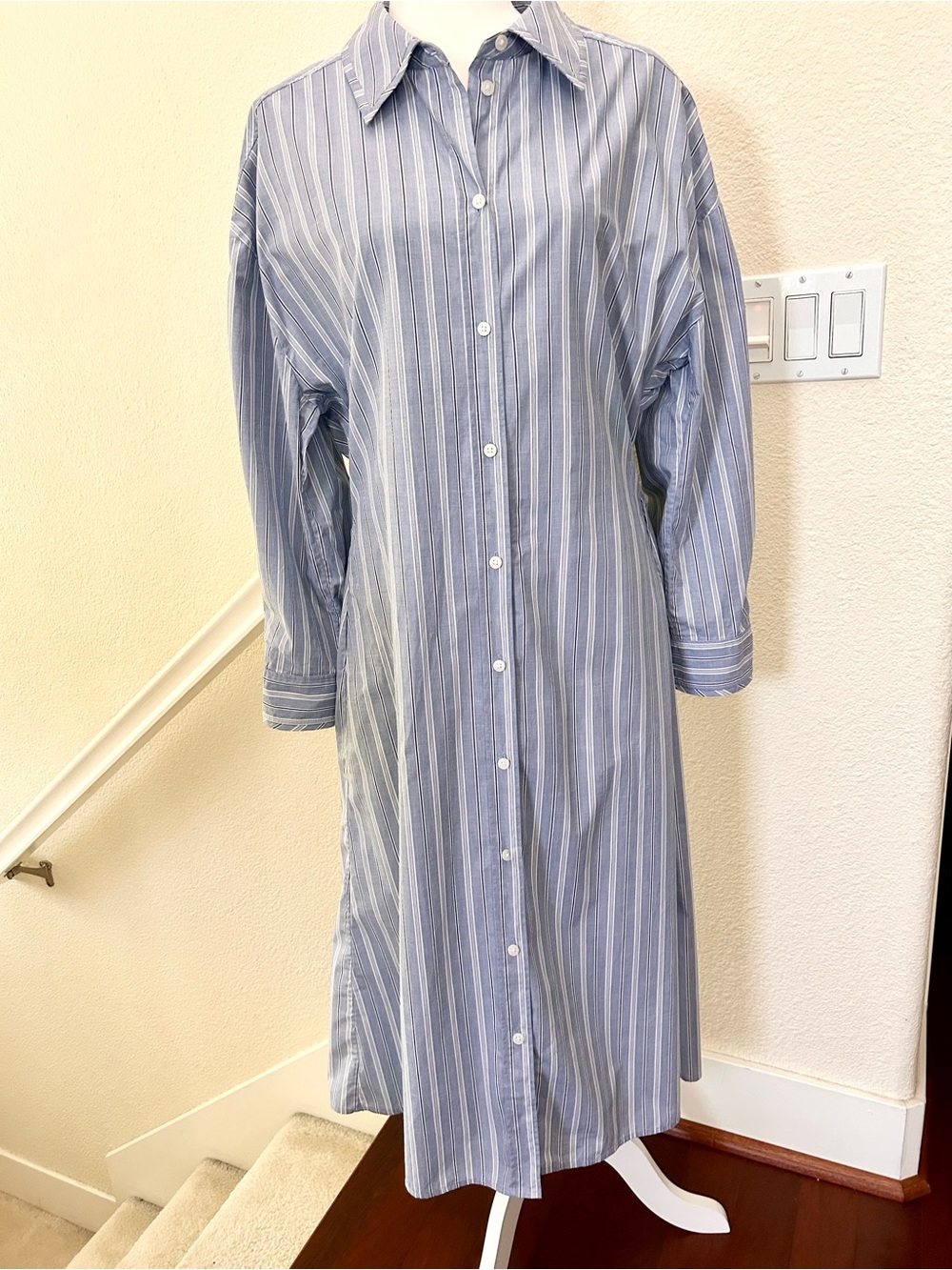 COS Pinstriped Cotton Midi Shirt Dress Blue White
Stripe - Women's US 10 / EU 42 - Picture 4 of 16